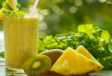 عصير الأناناس والكيوي